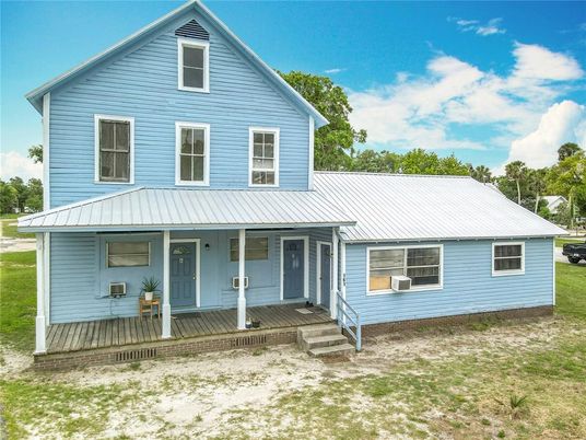 Exterior, Facade, Farmhouse