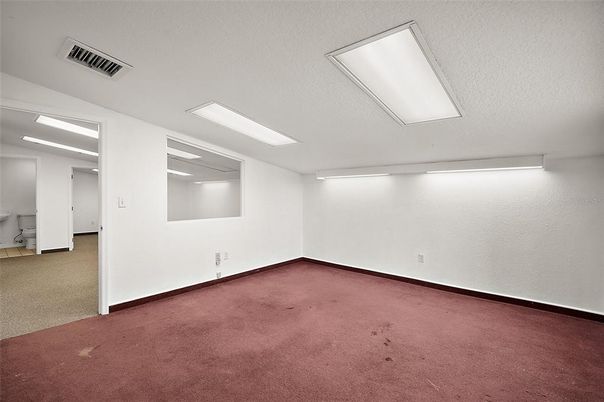 Empty room, Interior, Recessed Lighting