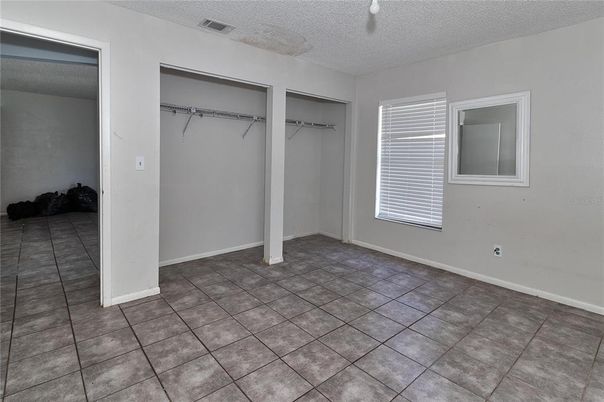 Empty room, Interior, Walk-in Closets