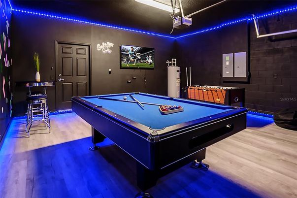 Billiard Table, Game Room, Interior, Wood Texture Flooring