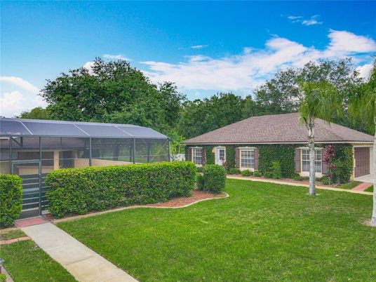 Backyard, Exterior, Facade, Ranch