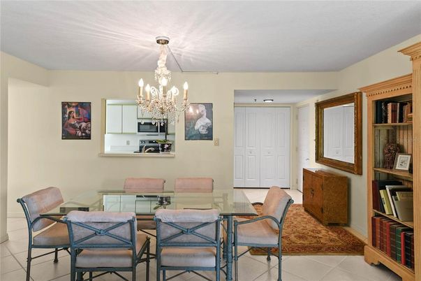 Chandelier, Dining room, Interior