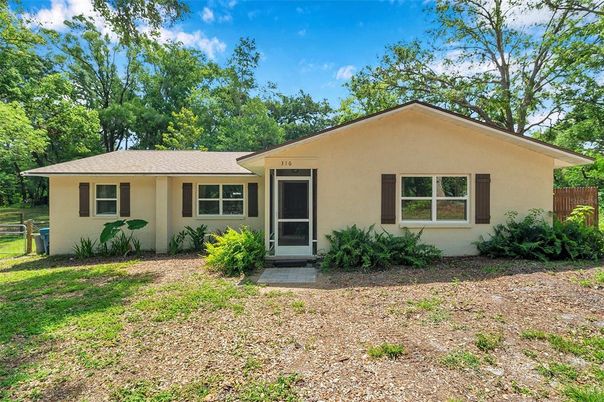 Backyard, Exterior, Facade, Ranch