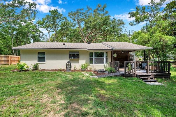 Backyard, Exterior, Facade, Ranch