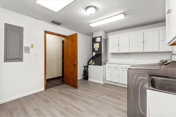 Interior, Washer, Wood Texture Flooring