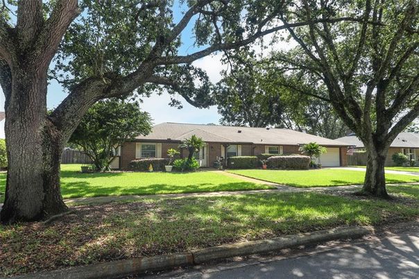 Attached, Exterior, Facade, Brick Facade, Ranch