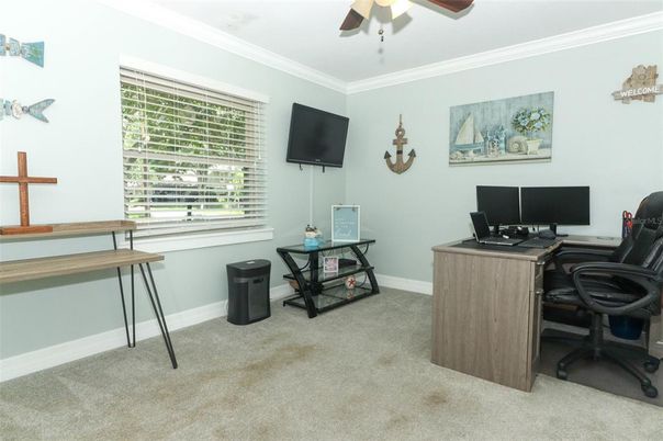 Home Office, Interior