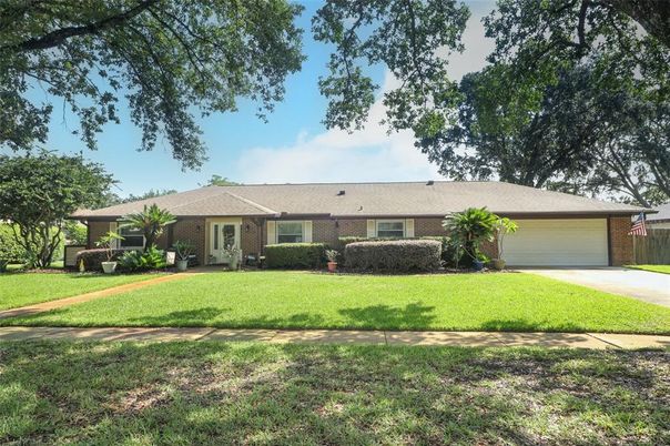 Attached, Exterior, Facade, Brick Facade, Ranch