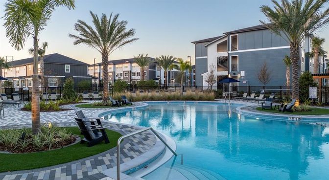 Exterior, Pool