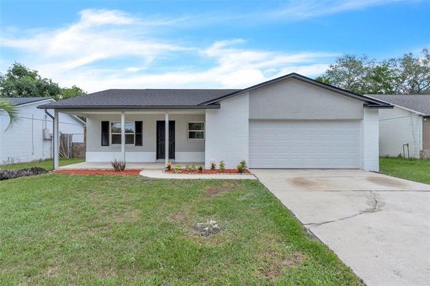Attached, Exterior, Facade, Ranch