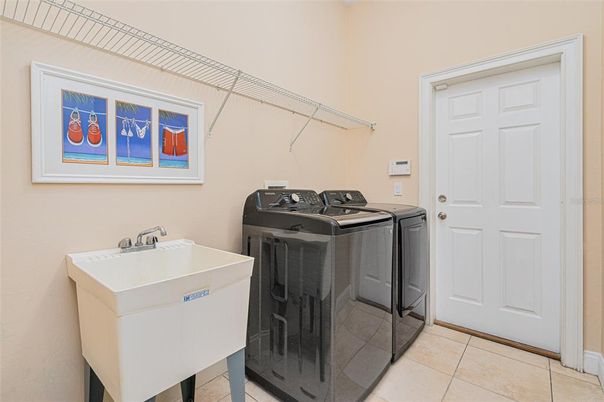 Interior, Washer