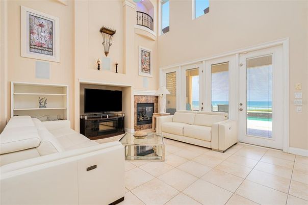 Fireplace, Interior, Living room, Water