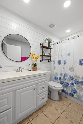 Bathroom, Interior, Recessed Lighting