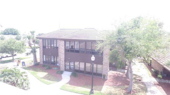Exterior, Facade, Modern