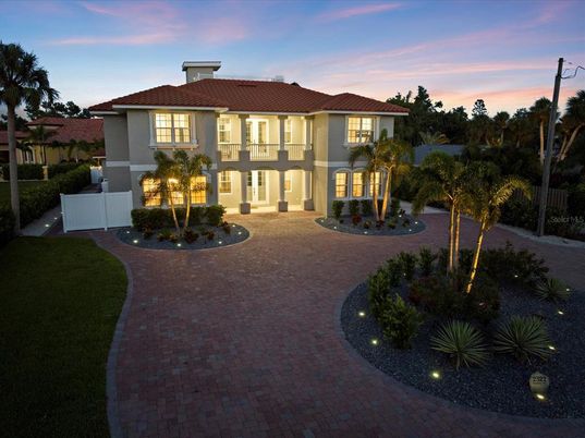 Exterior, Facade, Mediterranean
