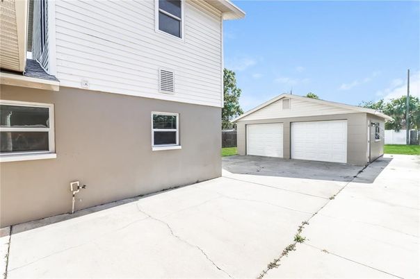 Detached Garage, Exterior