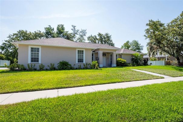 Backyard, Exterior, Facade, Ranch