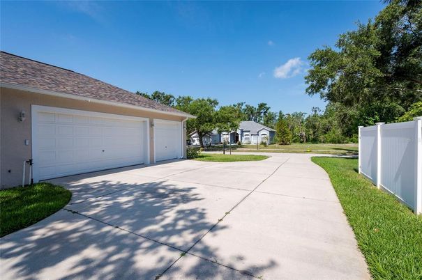 Detached Garage, Exterior