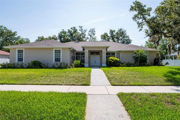 Backyard, Exterior, Facade, Ranch