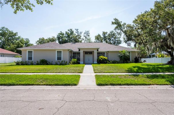 Backyard, Exterior, Facade, Ranch