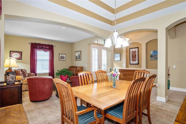 Chandelier, Dining room, Interior, Living room