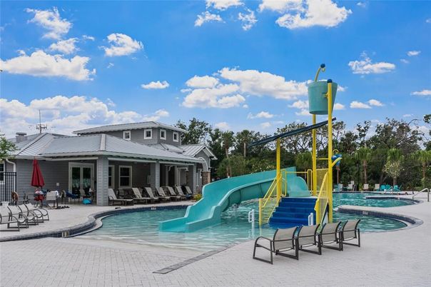 Exterior, Playground, Pool