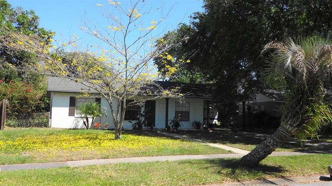 Backyard, Exterior, Facade, Ranch