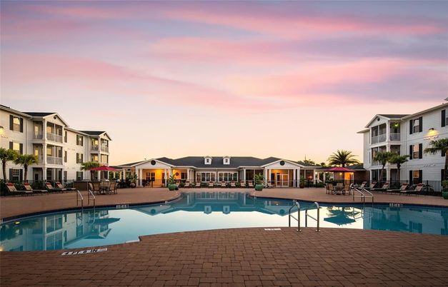 Exterior, Pool