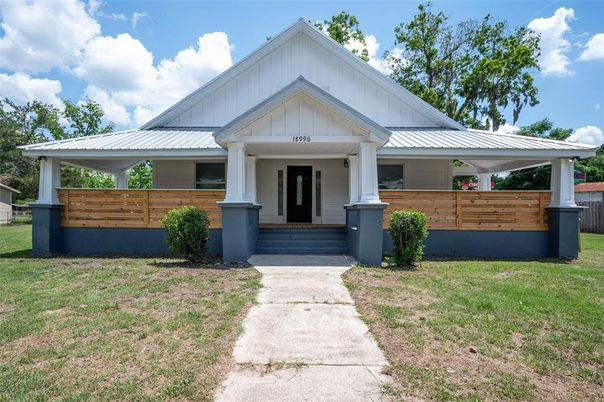 Exterior, Facade, American Craftsman