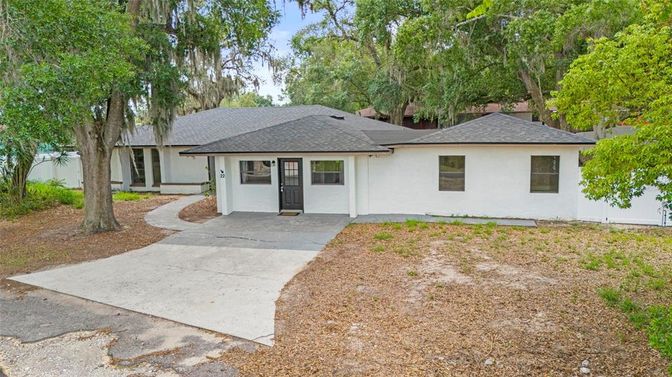 Backyard, Exterior, Facade, Ranch