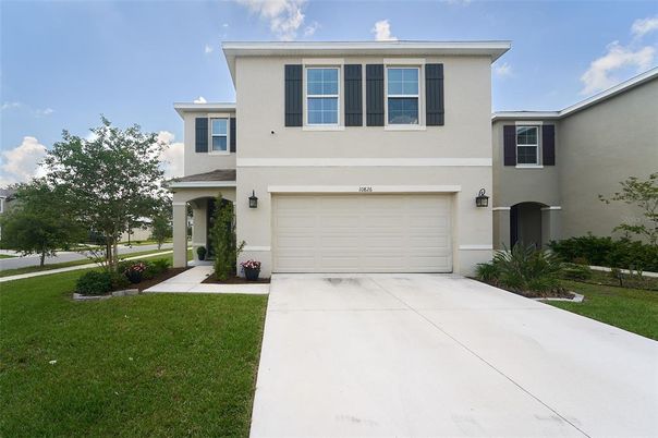 Attached, Exterior, Facade, Mediterranean