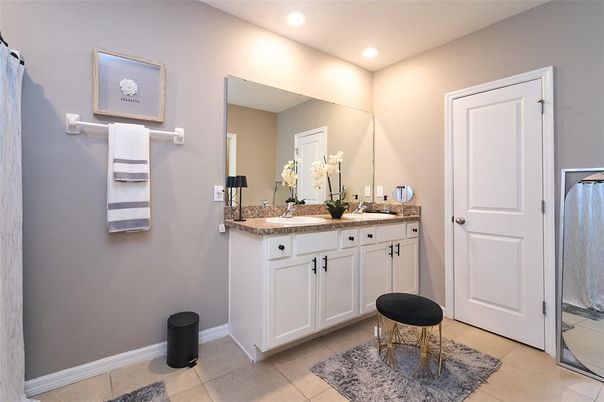 Bathroom, Interior, Recessed Lighting