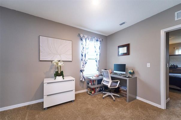 Home Office, Interior