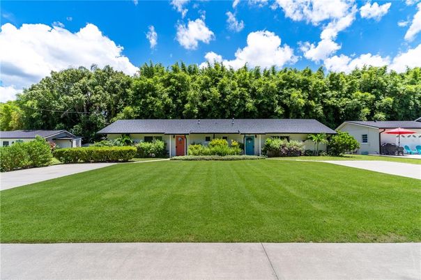 Backyard, Exterior, Facade, Ranch