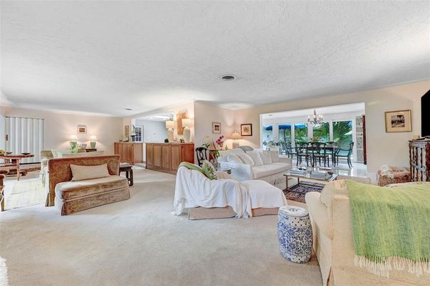 Chandelier, Dining room, Interior, Living room