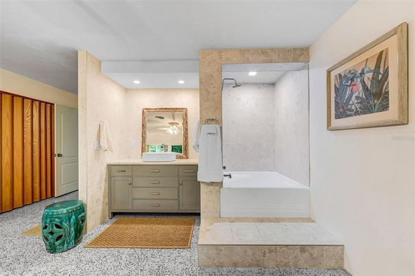 Bathroom, Interior, Recessed Lighting