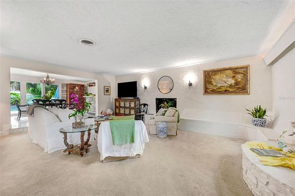 Chandelier, Dining room, Interior, Living room