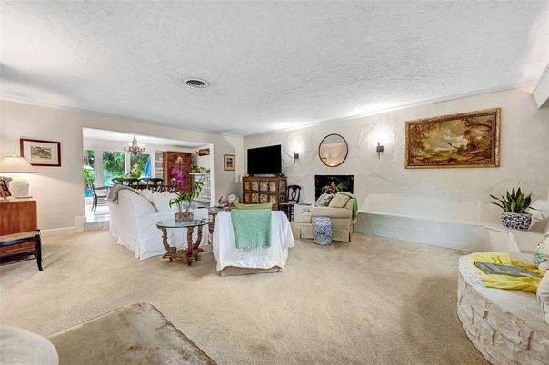 Chandelier, Dining room, Interior, Living room
