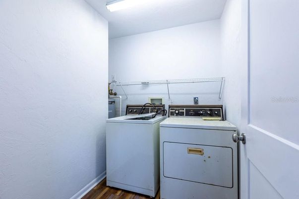Interior, Utility Closets, Washer, Wood Texture Flooring