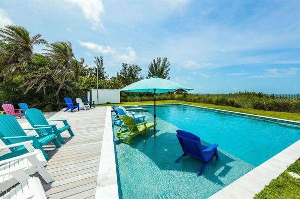 Exterior, Pool, Water