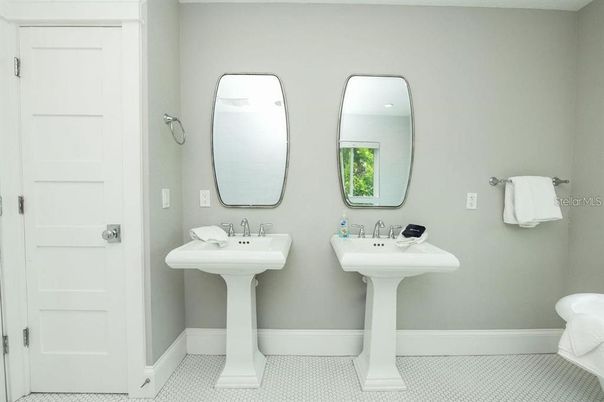 Bathroom, Dual Sink Vanities, Interior