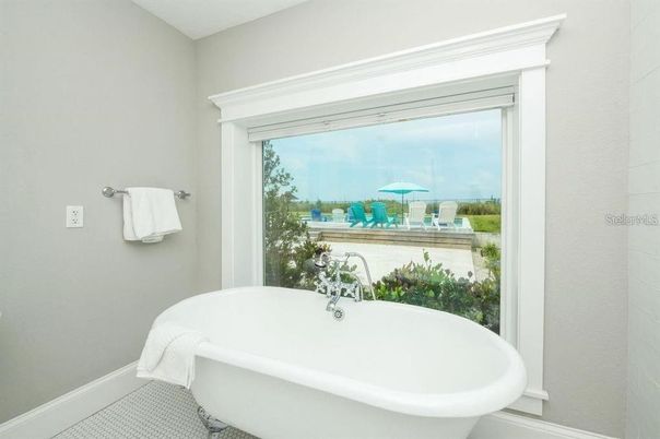 Bathroom, Free Standing Baths, Interior