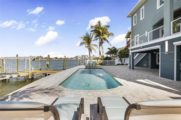 Exterior, Pool, Water