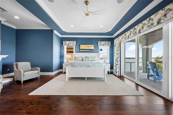 Bedroom, Interior, Recessed Lighting, Water, Wood Texture Flooring