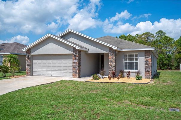Attached, Exterior, Facade, Ranch