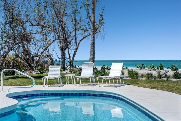 Exterior, Pool, Water
