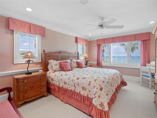 Bedroom, Interior, Recessed Lighting, Water