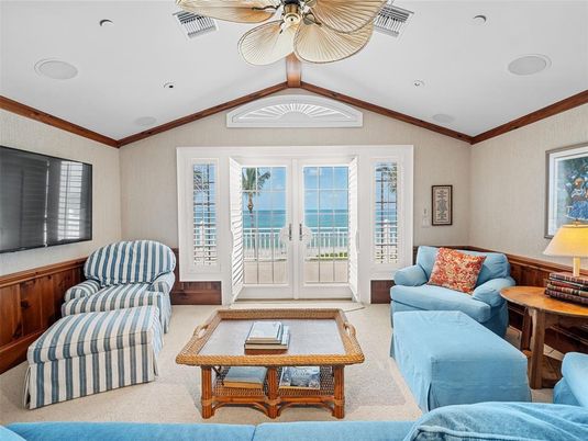 Interior, Living room, Recessed Lighting, Water