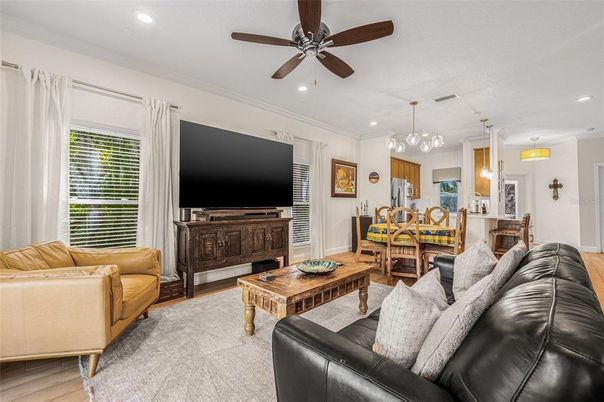 Dining room, Interior, Living room, Pendant Lights, Recessed Lighting, Wood Texture Flooring