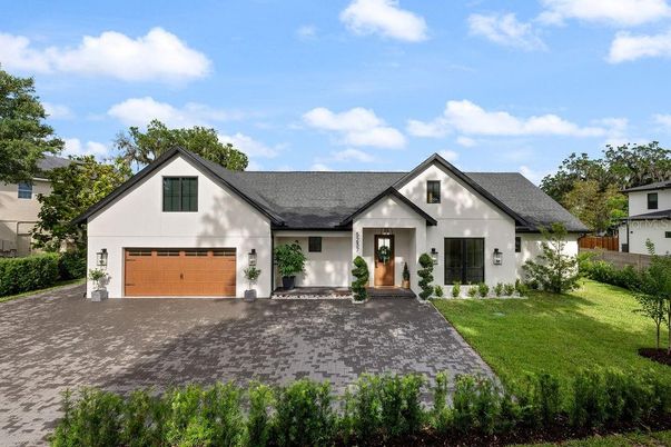 Attached, Exterior, Facade, Farmhouse